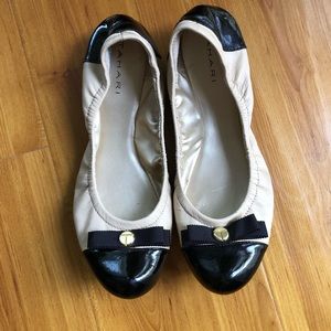 Tahari Gibson flats 7.5